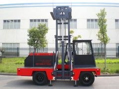 4噸內燃側面叉車